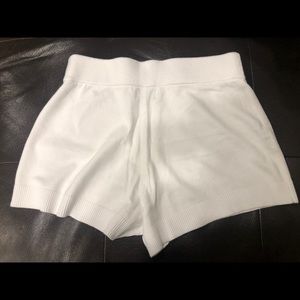 DANIELLE BERNSTEIN KNIT WHITE SHORTS SIZE 1X